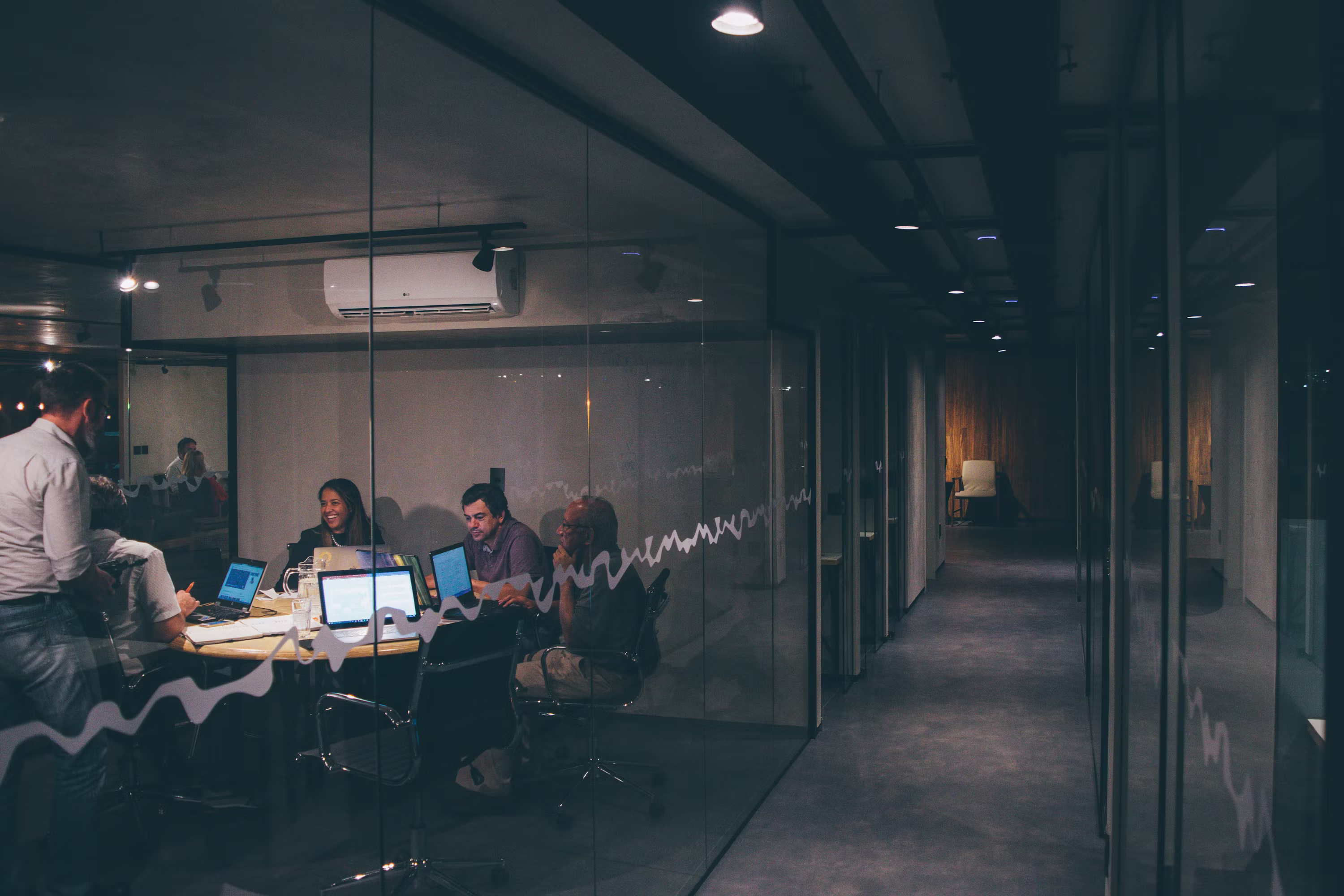 DER Enterprise CRM Dashboard